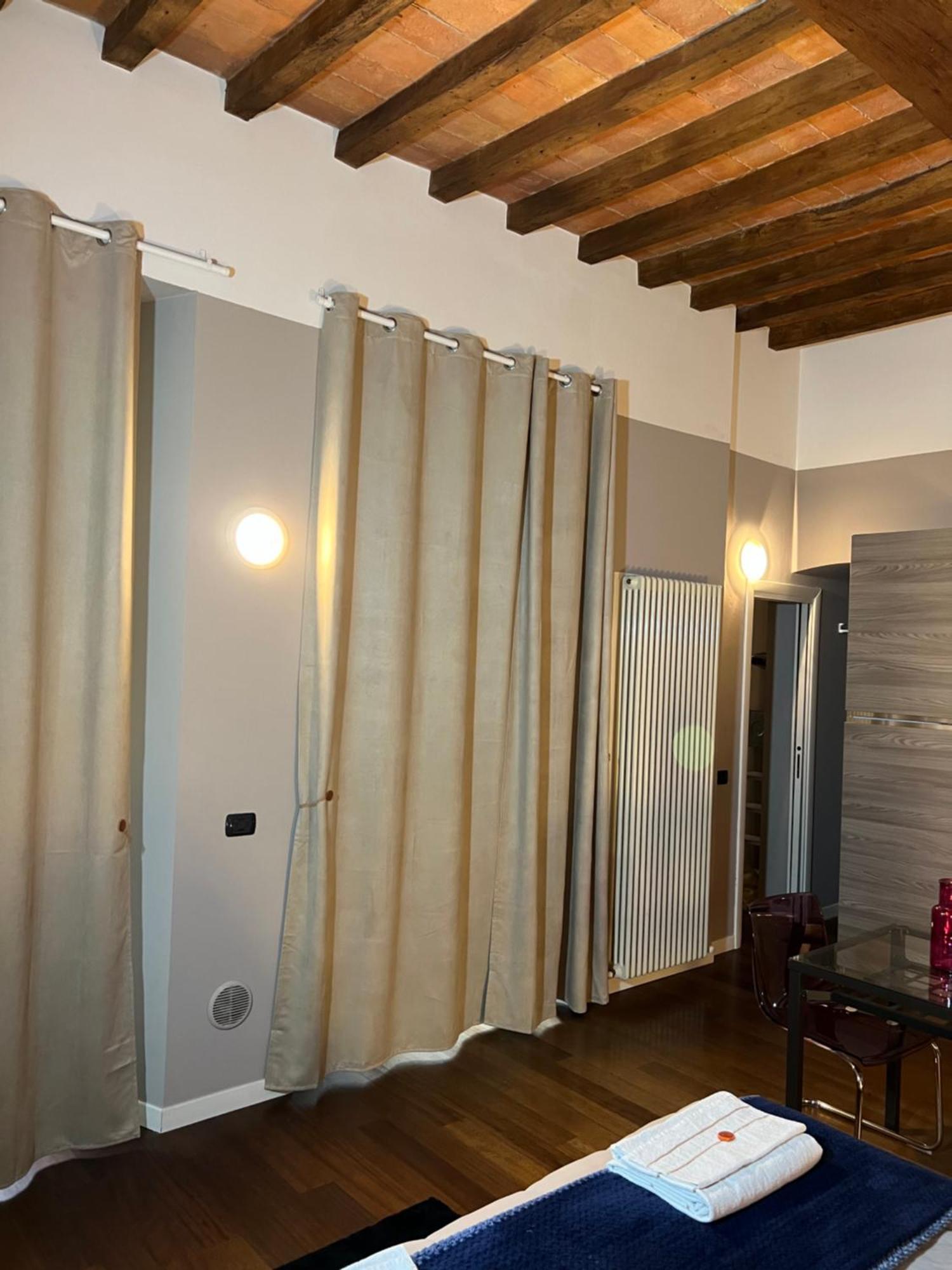 Domus San Martino GuestHouse Plasencia Exterior foto
