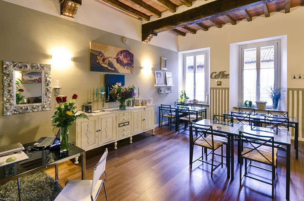 Domus San Martino GuestHouse Plasencia Exterior foto