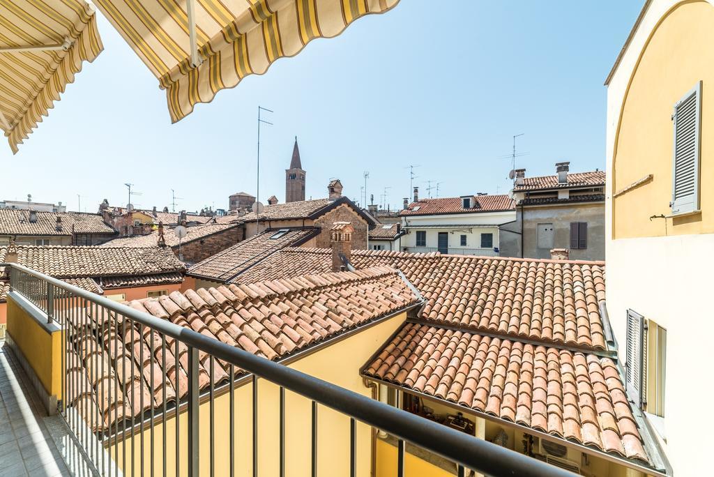 Domus San Martino GuestHouse Plasencia Exterior foto