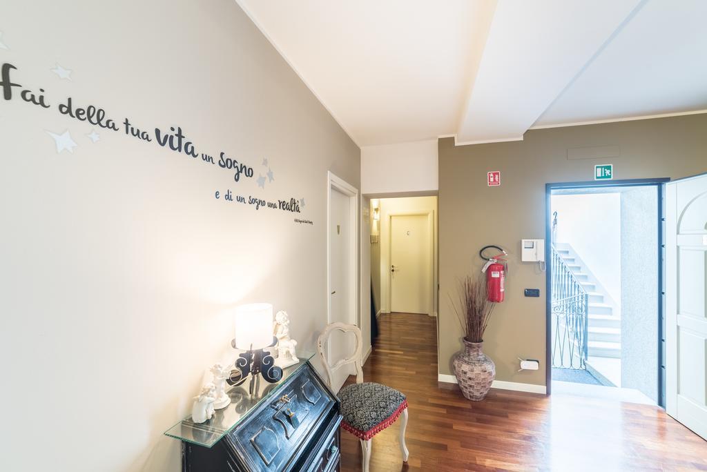 Domus San Martino GuestHouse Plasencia Exterior foto